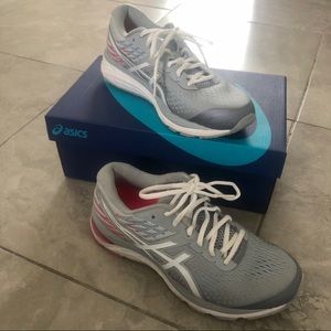 ASICS Gel-Cumulus 21, women’s running shoe
